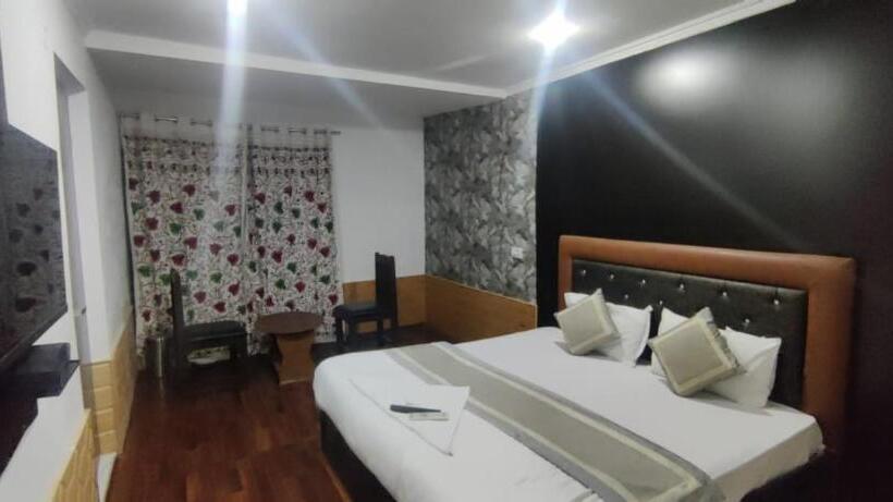 בית מלון כפרי Silverinnkashmir