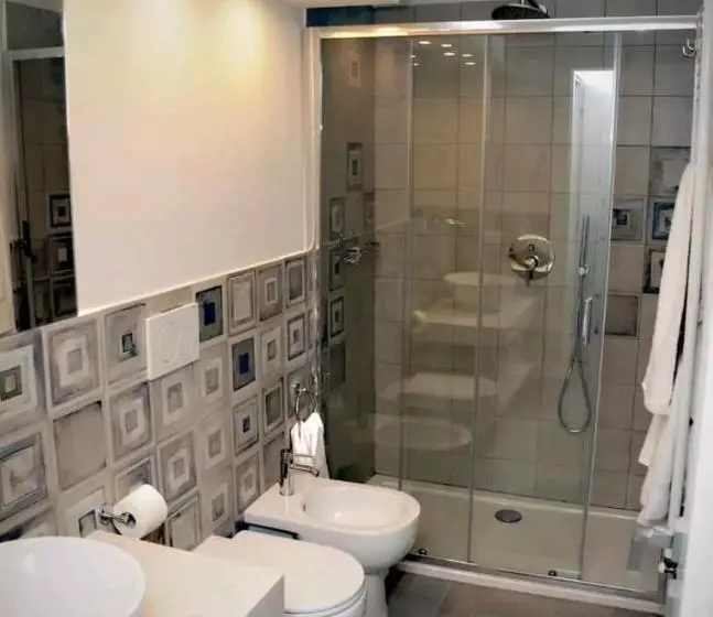 پانسیون Debirooms