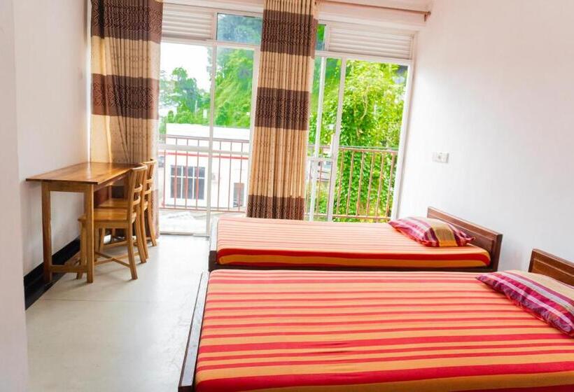 بنسيون G V N Villa Ahangama