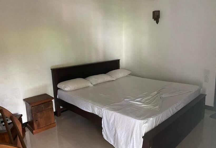 بنسيون G V N Villa Ahangama