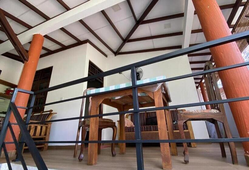 بنسيون G V N Villa Ahangama