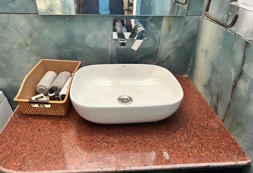 بنسيون Hideaway Cottages