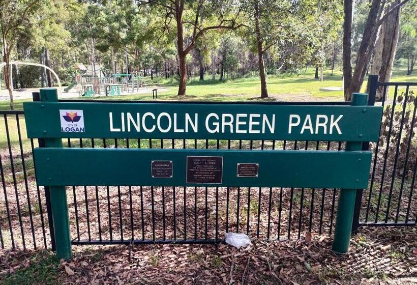 펜션 The Woodlands Hideaway   Premium Acreage Guesthouse