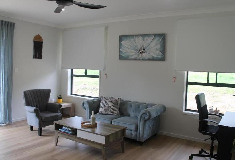 펜션 The Woodlands Hideaway   Premium Acreage Guesthouse