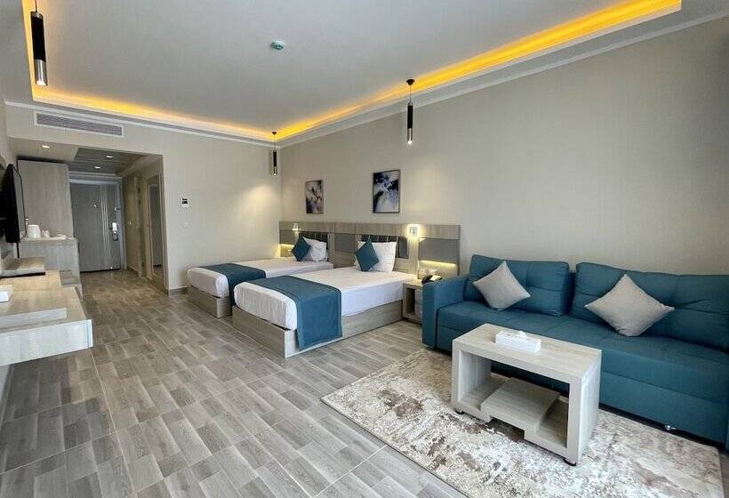 Sirena Beach Resort & Spa