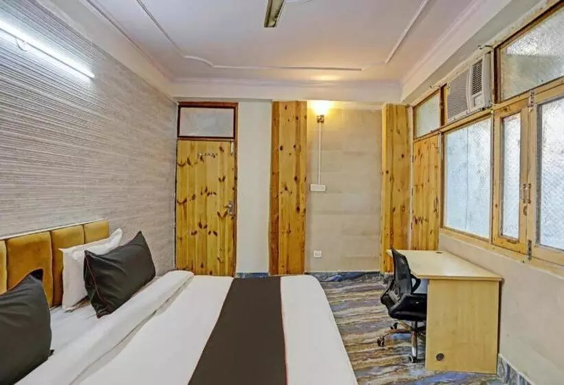 Umen Hotel Sector 66