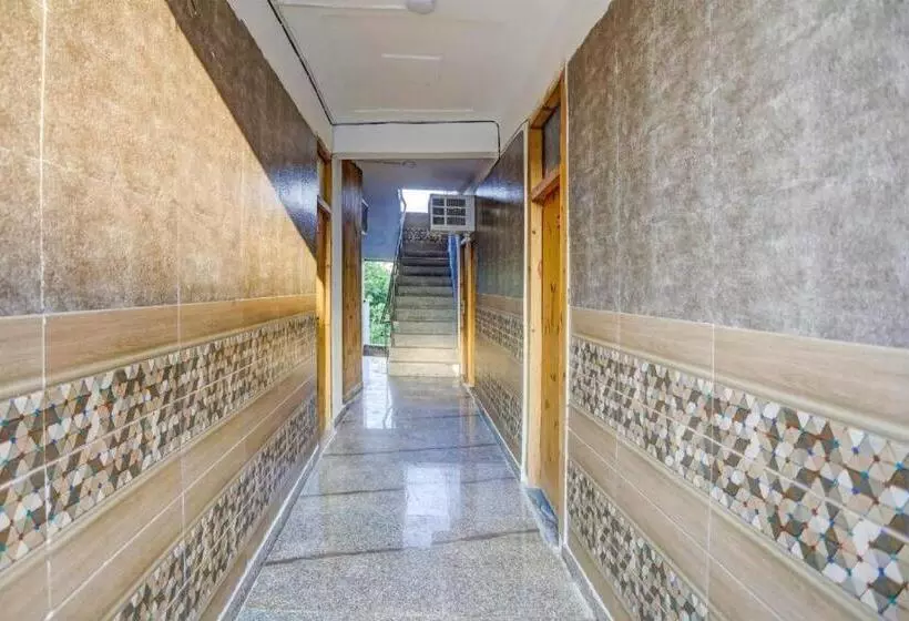 Umen Hotel Sector 66