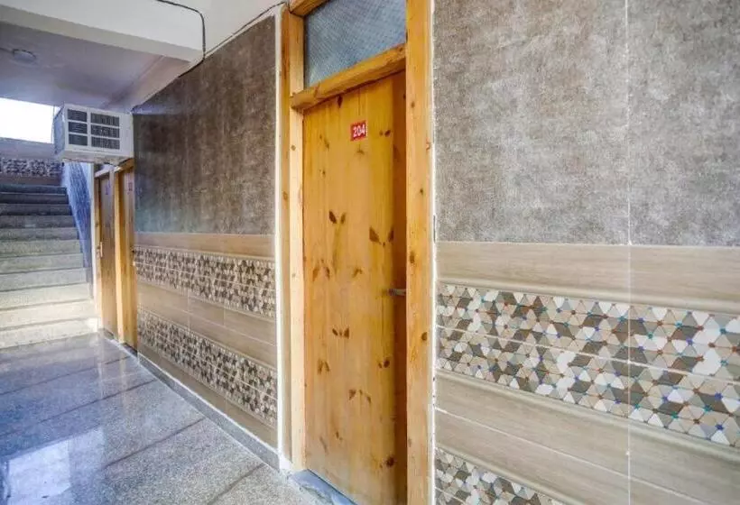 Umen Hotel Sector 66