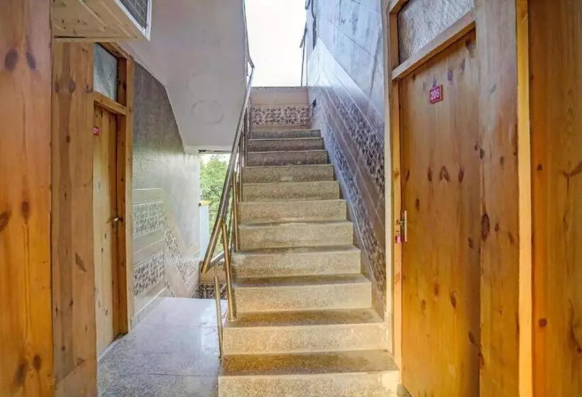 Umen Hotel Sector 66