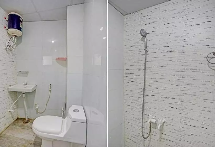 Umen Hotel Sector 66