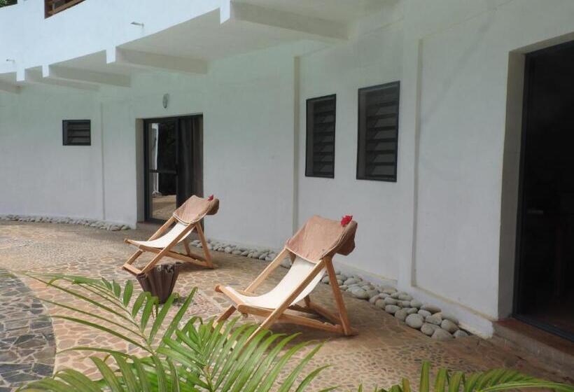 هاستل Auberge Sakati Art