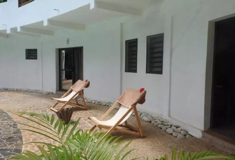 Auberge Sakati Art