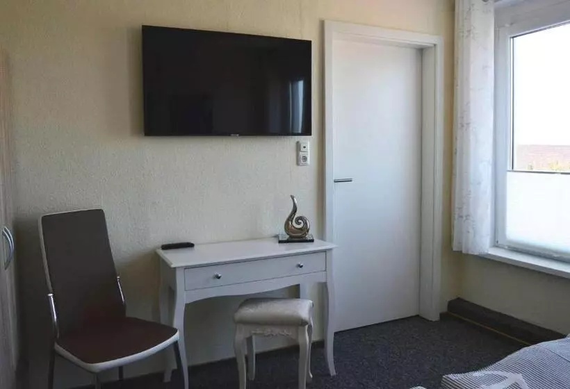 هاستل Pension Restaurant Zur Brücke