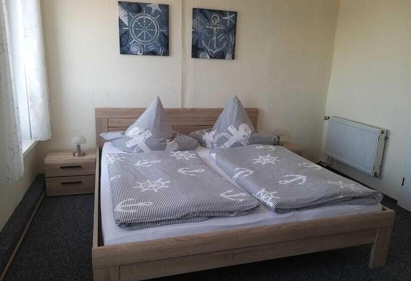 호스텔 Pension Restaurant Zur Brücke