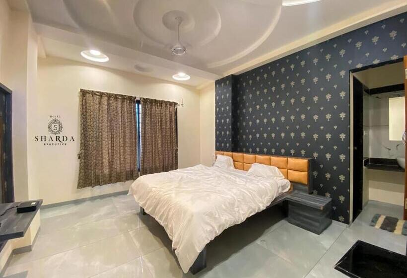 בית מלון כפרי Sharda Excutive