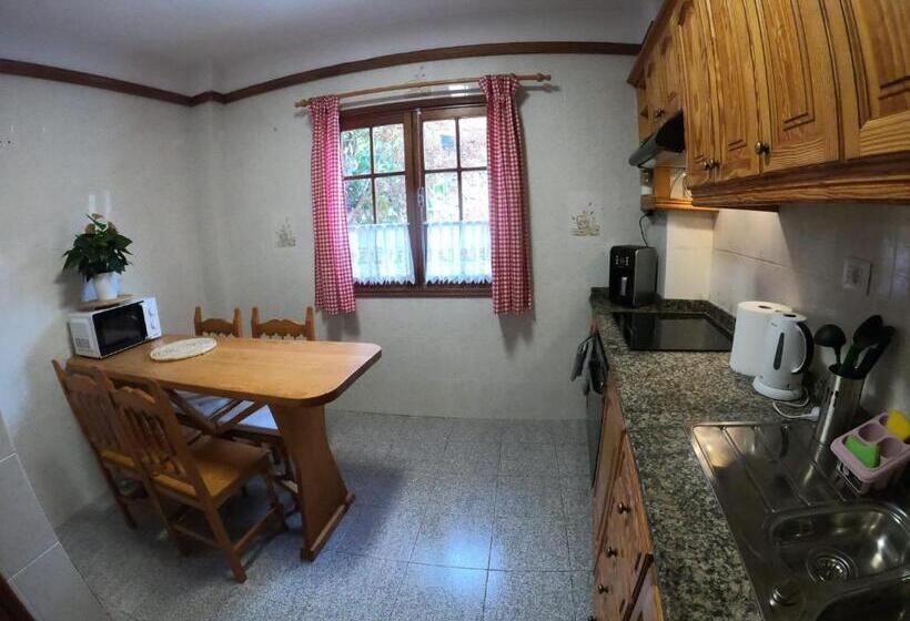 پانسیون Twin Room At Villa Lila