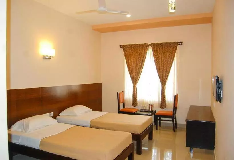 Philomena Hotel & Apartment
