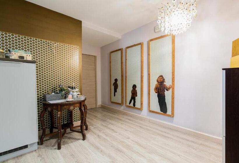 تختخواب و صبحانه Home & More Brigida