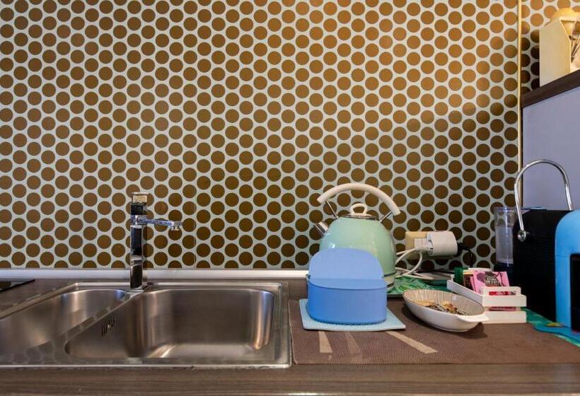 تختخواب و صبحانه Home & More Brigida