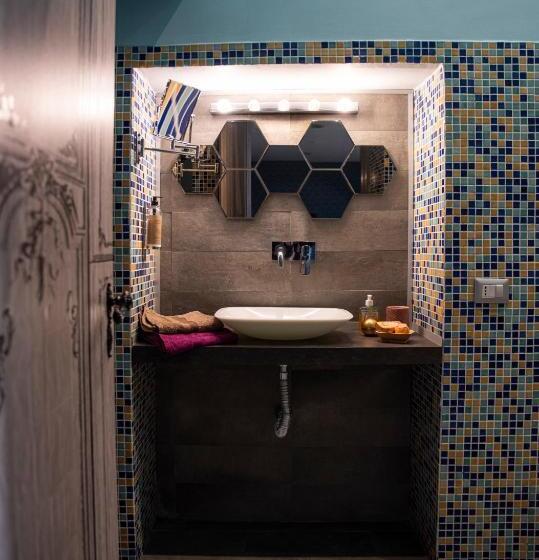 تختخواب و صبحانه Home & More Brigida