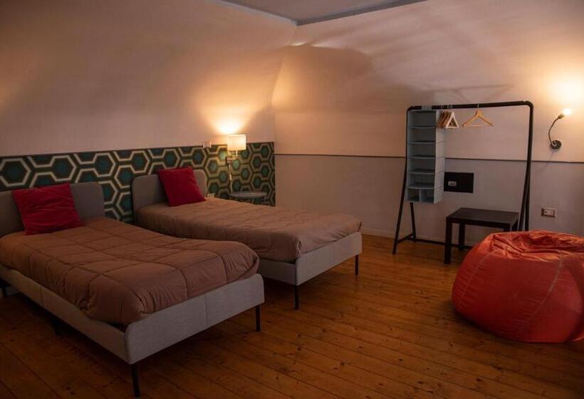 تختخواب و صبحانه Home & More Brigida