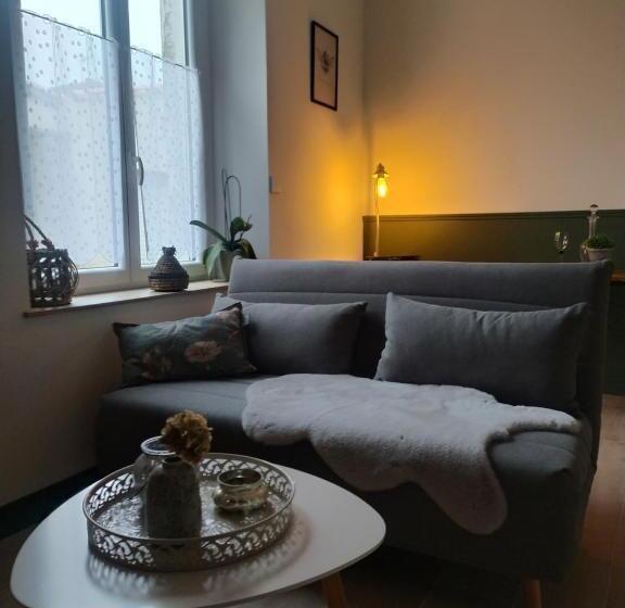 تختخواب و صبحانه La Maison De Mona