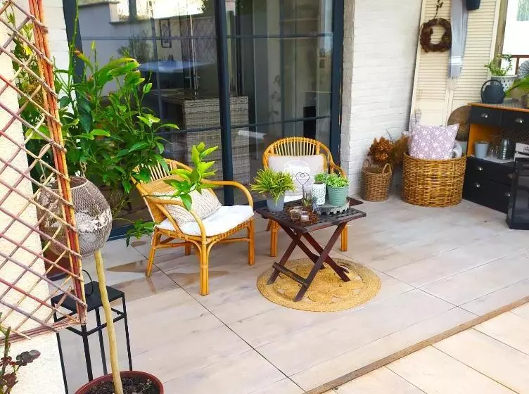 ベッドアンドブレックファースト La Maison De Mona