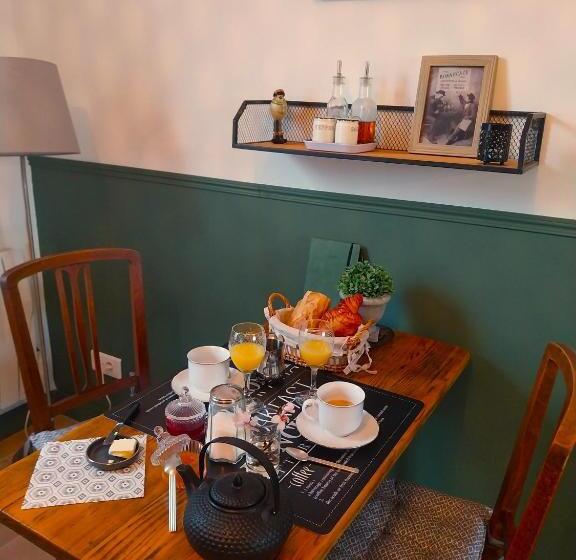 تختخواب و صبحانه La Maison De Mona