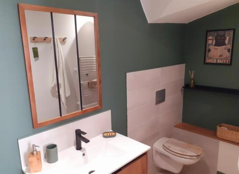 تختخواب و صبحانه La Maison De Mona