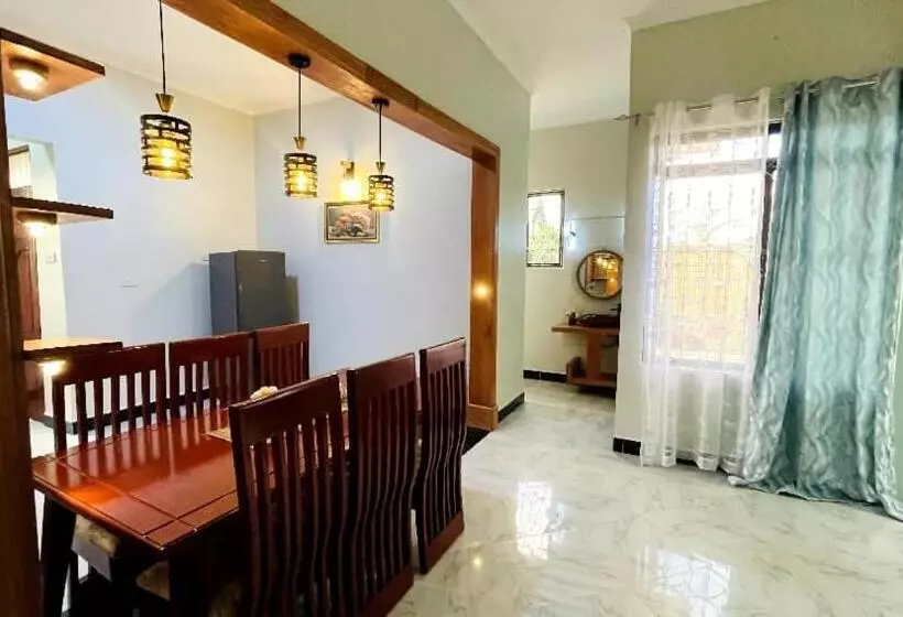 تختخواب و صبحانه Safi House