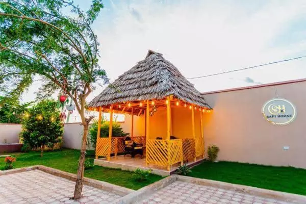 تختخواب و صبحانه Safi House