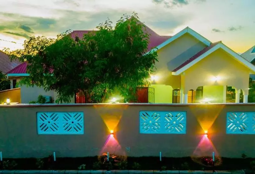 تختخواب و صبحانه Safi House