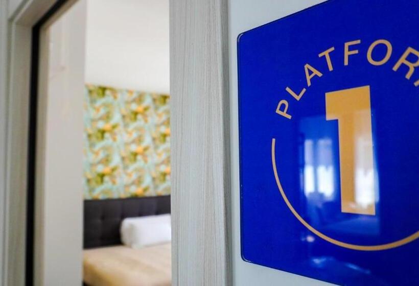 تختخواب و صبحانه The Platform Rooms