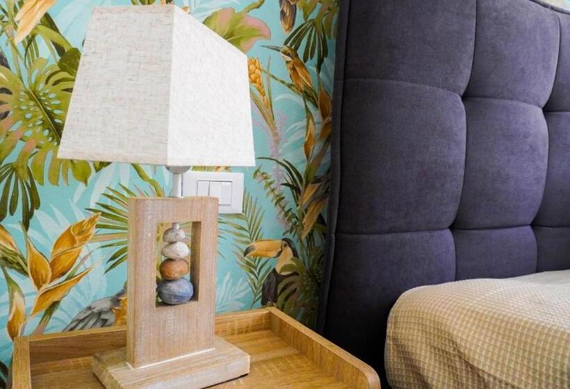 تختخواب و صبحانه The Platform Rooms