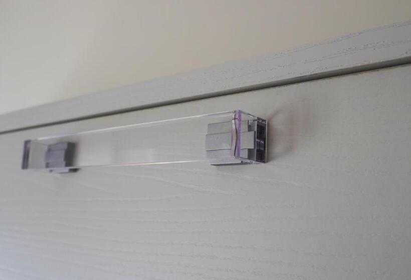 تختخواب و صبحانه The Platform Rooms