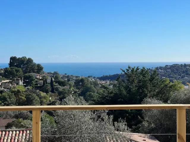 Aamiaismajoitus (B&B) Villa Nomade Proche De Cannes