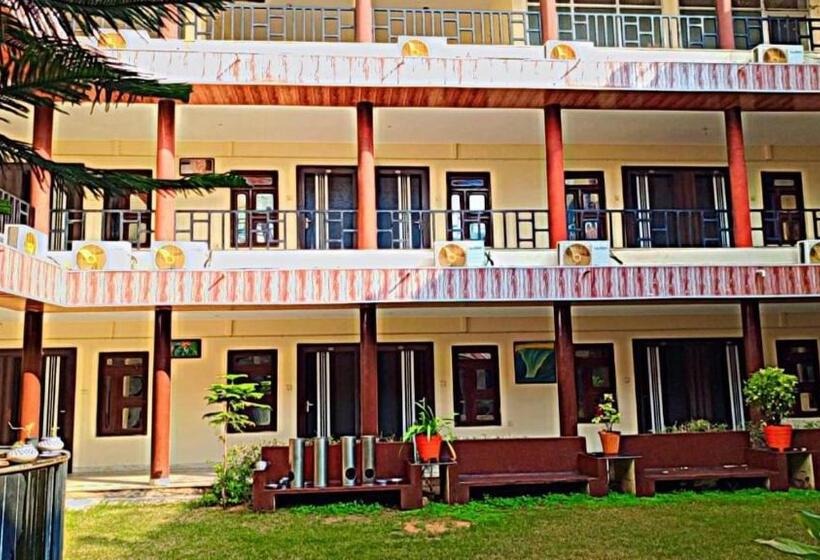 Goyal Plaza Hotel 5 Mint. Waling Distance From Pushkar Lake