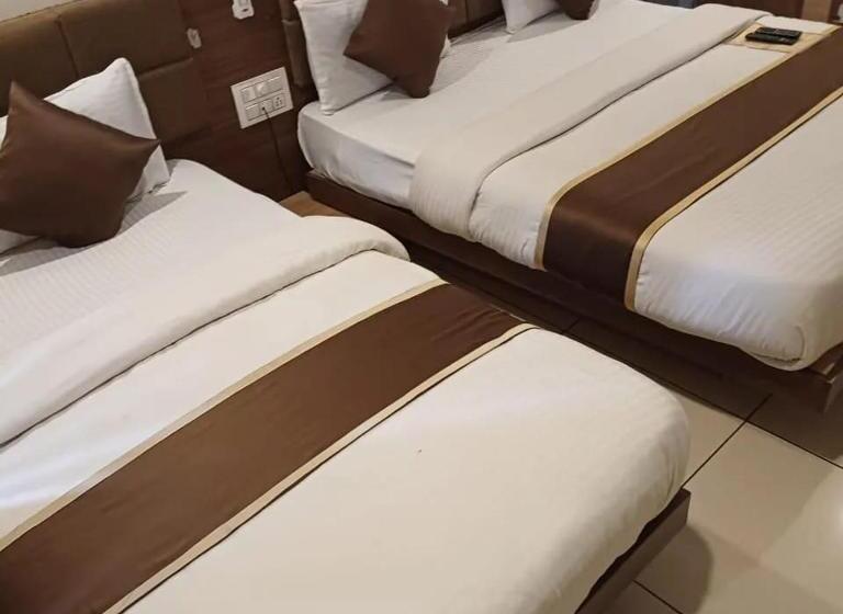 Goyal Plaza Hotel 5 Mint. Waling Distance From Pushkar Lake