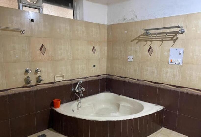 فندق Hirtik dens