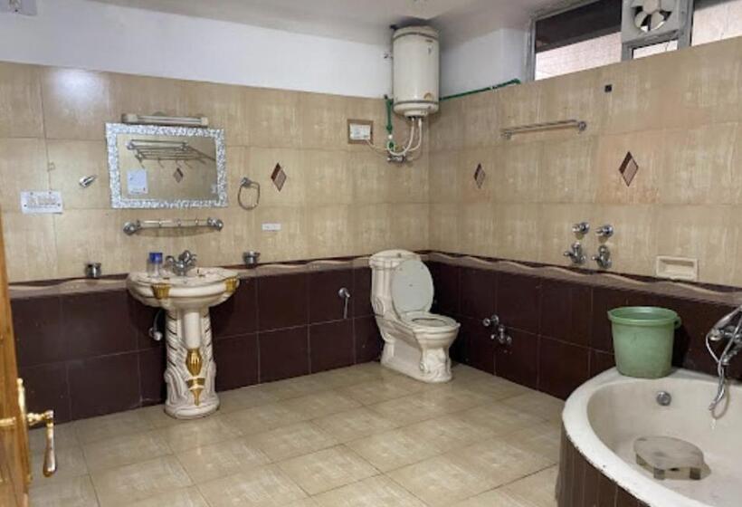 فندق Hirtik dens