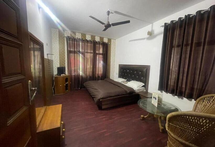 فندق Hirtik dens