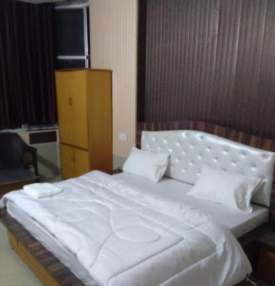 فندق Hirtik dens