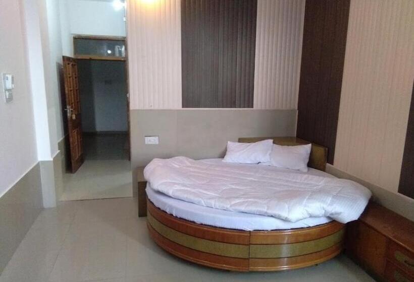 فندق Hirtik dens