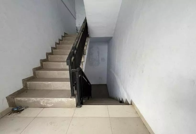 Hotelli Oyo 93683 Kost Naura