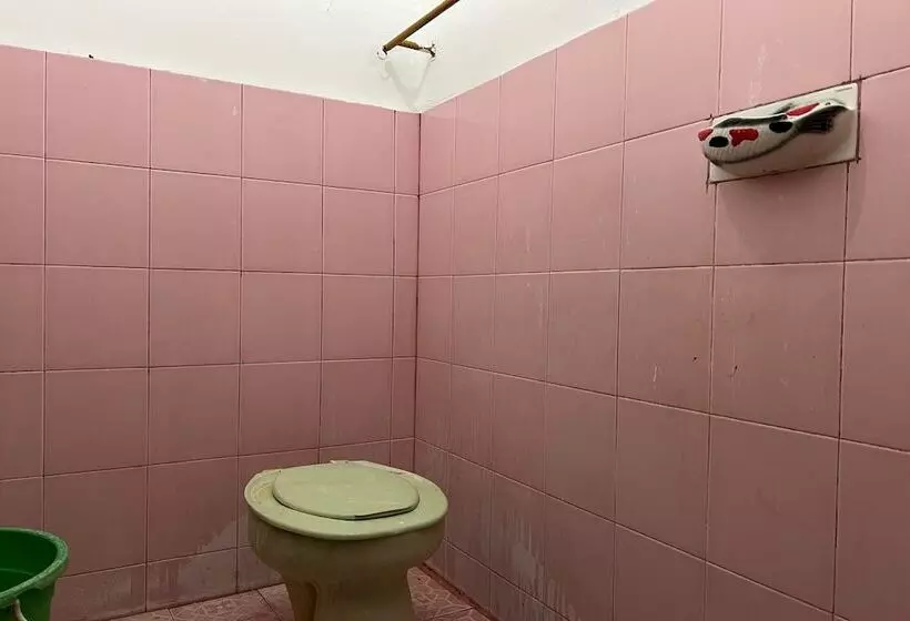 Hotelli Oyo 93683 Kost Naura