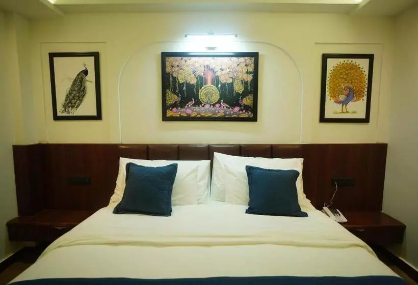 ホテル Prahlad Inn