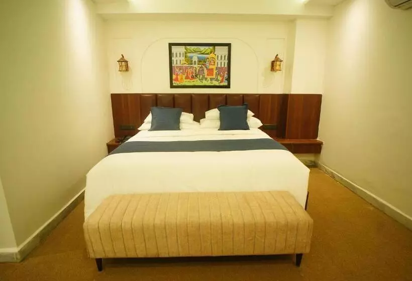 ホテル Prahlad Inn