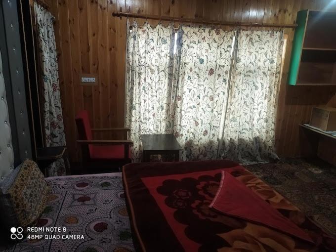 בית מלון כפרי Twinkle Sonmarg