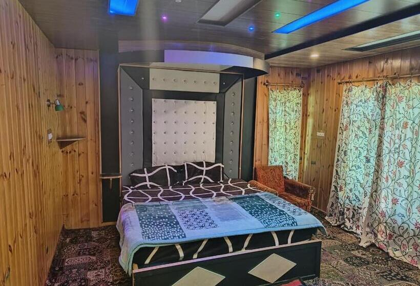 בית מלון כפרי Twinkle Sonmarg
