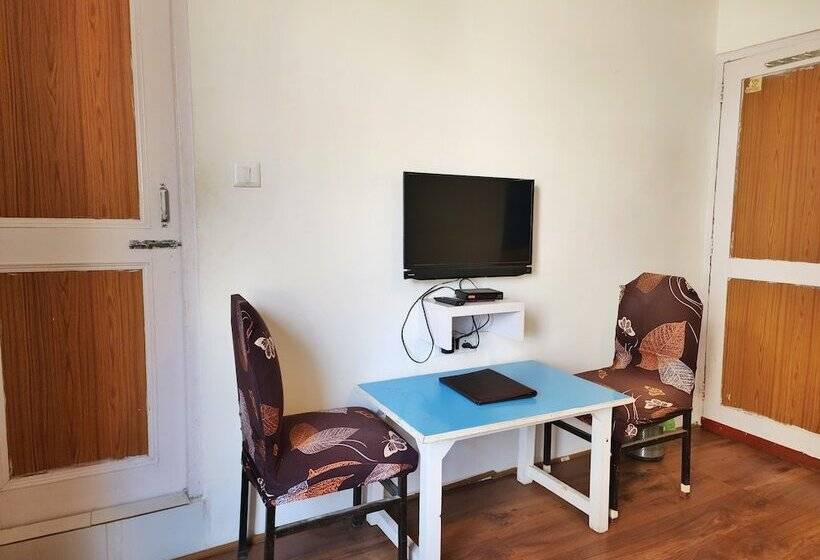 Page 3   A Riverside Hotel And Bar